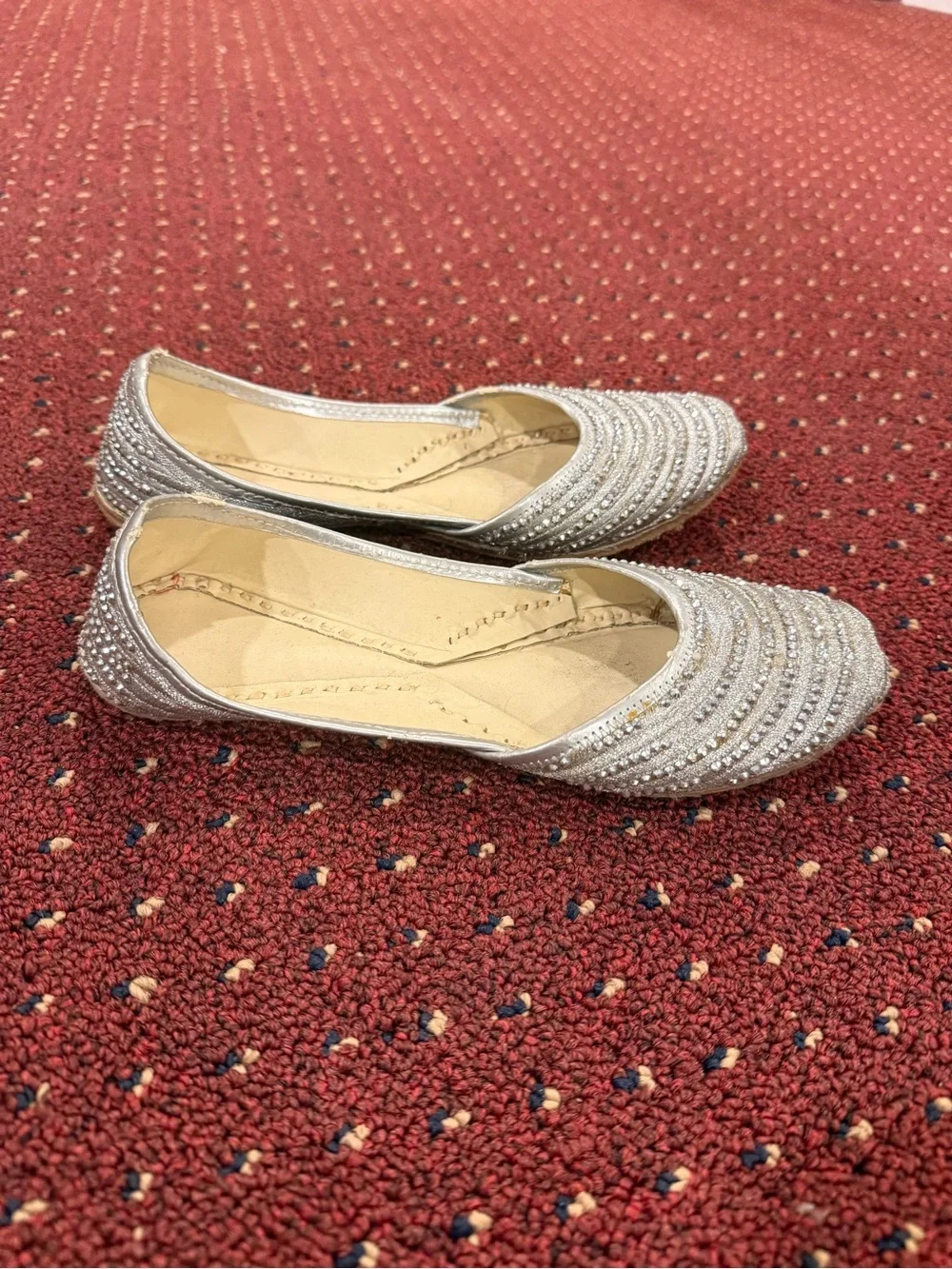 Elegant Silver Beaded Women's Flat Shoes
